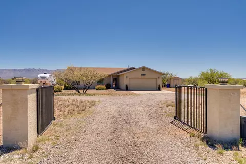 8255 S Airstrip Rd, Hereford, AZ 85615