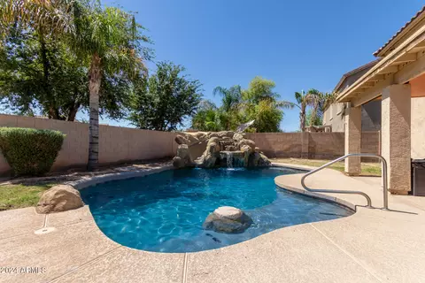 18863 N Shelby Dr, Maricopa, AZ 85138