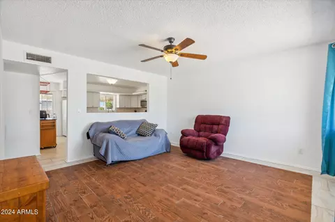 585 E Montebello Ave, Apache Junction, AZ 85119 photo 2