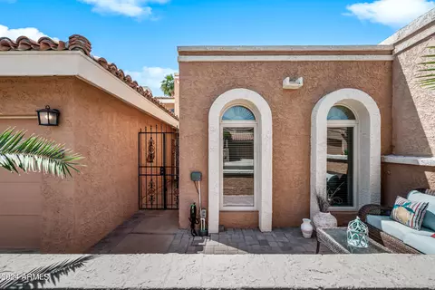1023 E Lois Ln, Phoenix, AZ 85020 photo 2