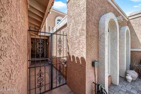 1023 E Lois Ln, Phoenix, AZ 85020 photo 4