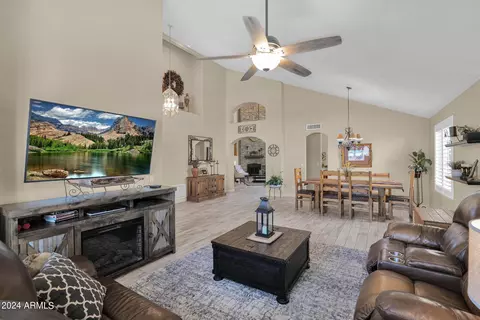 1019 W Sherri Dr, Gilbert, AZ 85233 photo 4