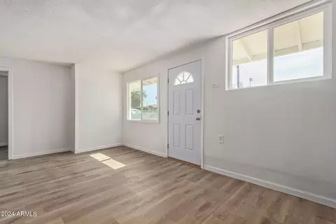 275 N Exeter St, Chandler, AZ 85225