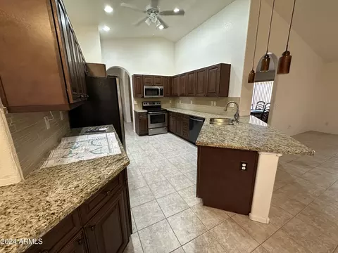450 W Cherrywood Dr, Chandler, AZ 85248