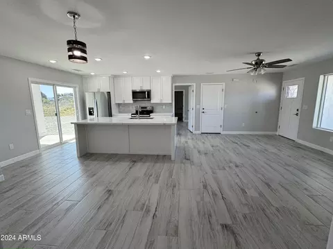 20186 E Mesa Verde Rd, Mayer, AZ 86333 photo 4