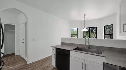937 W Carter Rd, Phoenix, AZ 85041 photo 4
