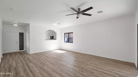 937 W Carter Rd, Phoenix, AZ 85041 photo 9