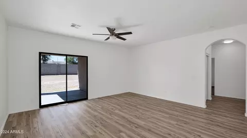 937 W Carter Rd, Phoenix, AZ 85041 photo 7