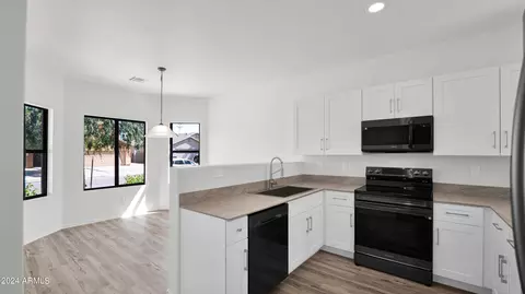 937 W Carter Rd, Phoenix, AZ 85041 photo 2