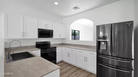 937 W Carter Rd, Phoenix, AZ 85041 photo 3