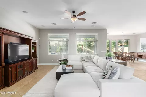 4308 E Knudsen Dr, Phoenix, AZ 85050 photo 9