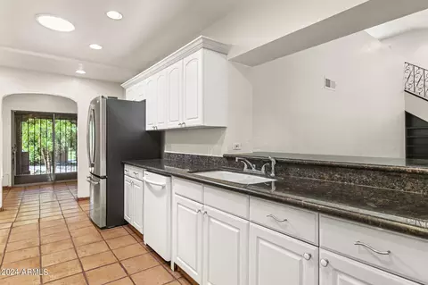 40 E Greenway Rd, Phoenix, AZ 85042 photo 16