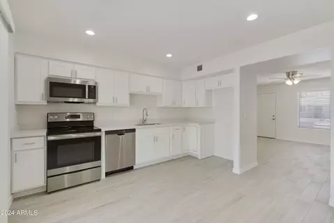 3316 E Helena Dr, Phoenix, AZ 85032 photo 8