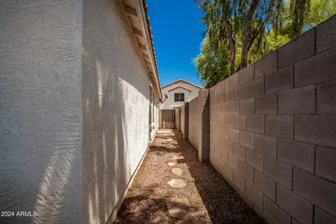 1330 S Bridgegate Dr, Gilbert, AZ 85296 photo 24