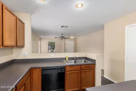 1330 S Bridgegate Dr, Gilbert, AZ 85296 photo 10