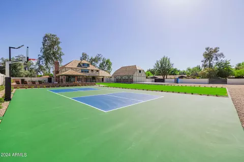 Exterior - 620 E Leah Ln, Gilbert, AZ 85234 photo 3 of 16