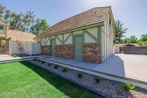 Exterior - 620 E Leah Ln, Gilbert, AZ 85234 photo 11 of 16