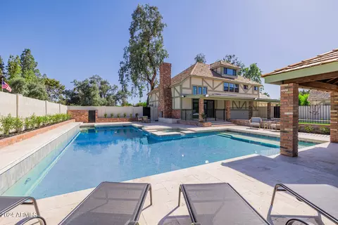 Exterior - 620 E Leah Ln, Gilbert, AZ 85234 photo 2 of 16
