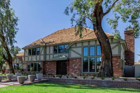 Exterior - 620 E Leah Ln, Gilbert, AZ 85234 photo 7 of 16