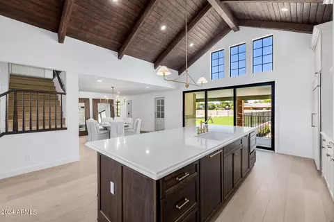 Kitchen - 620 E Leah Ln, Gilbert, AZ 85234 photo 4 of 7