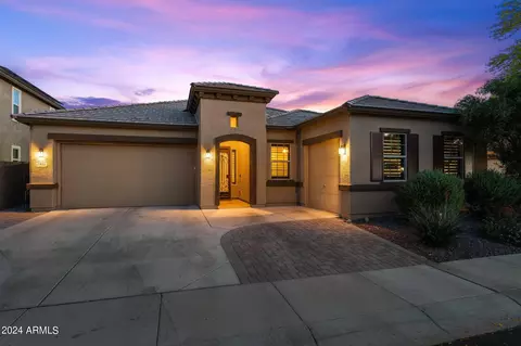 7931 W Quail Track Dr, Peoria, AZ 85383