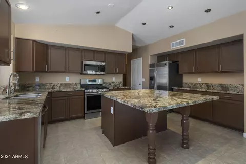 2406 N 124th Cir, Avondale, AZ 85392