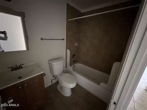 6301 W Avalon Dr, Phoenix, AZ 85033 photo 6