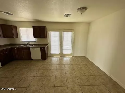 6301 W Avalon Dr, Phoenix, AZ 85033 photo 4