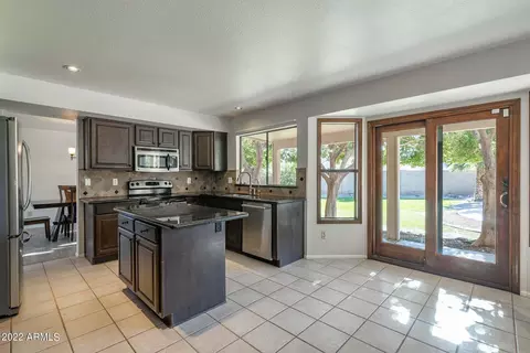 14613 S 34th Pl, Phoenix, AZ 85044 photo 2