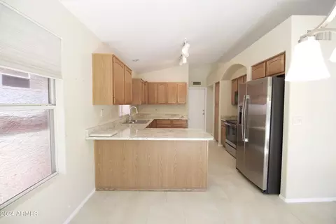 2201 E Cathedral Rock Dr, Phoenix, AZ 85048 photo 8