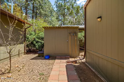 2043 Wilderness Dr, Overgaard, AZ 85933 photo 23