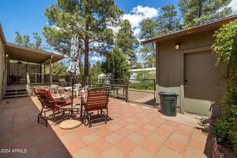 2043 Wilderness Dr, Overgaard, AZ 85933 photo 5