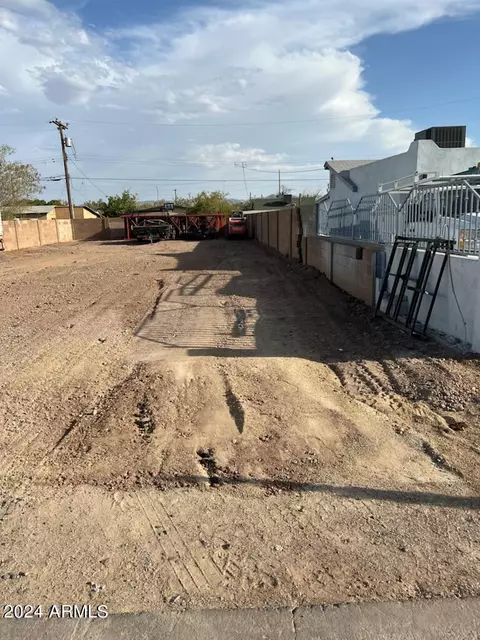 2425 W Yuma St #3, Phoenix, AZ 85009 photo 4