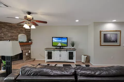 1850 E Pebble Beach Dr, Tempe, AZ 85282 photo 16
