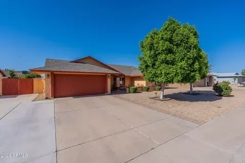 7314 W Dahlia Dr, Peoria, AZ 85381