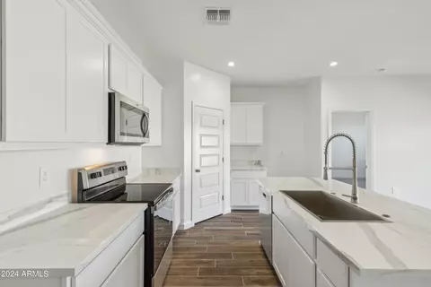 5803 E Swift Pl, San Tan Valley, AZ 85140