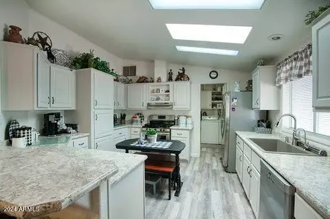 238 N Pinal Dr, Apache Junction, AZ 85120 photo 4