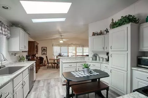 238 N Pinal Dr, Apache Junction, AZ 85120 photo 5