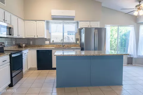 831 N Falcon Dr, Gilbert, AZ 85234 photo 12