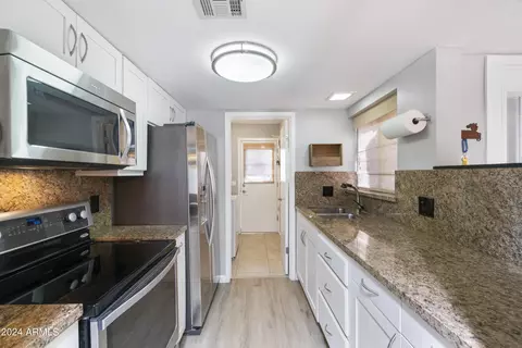 1006 E Cochise Dr, Phoenix, AZ 85020 photo 5
