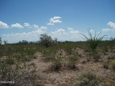 34575 W Olesen Rd #83, Unincorporated County, AZ 85390