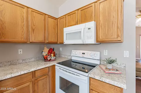 2623 E Beautiful Ln, Phoenix, AZ 85042 photo 9