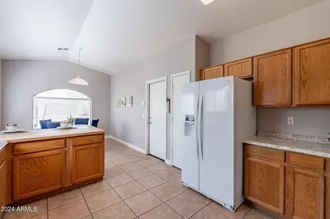 2623 E Beautiful Ln, Phoenix, AZ 85042 photo 5