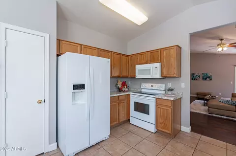 2623 E Beautiful Ln, Phoenix, AZ 85042 photo 8