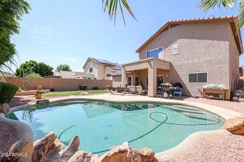 8001 W Deanna Dr, Peoria, AZ 85382