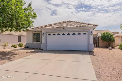 661 S Weaver Dr, Apache Junction, AZ 85120 photo 2