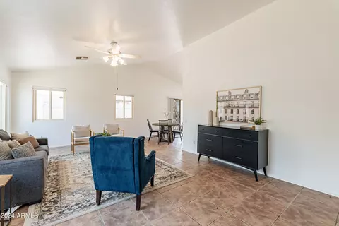661 S Weaver Dr, Apache Junction, AZ 85120 photo 5
