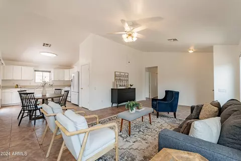 661 S Weaver Dr, Apache Junction, AZ 85120 photo 9