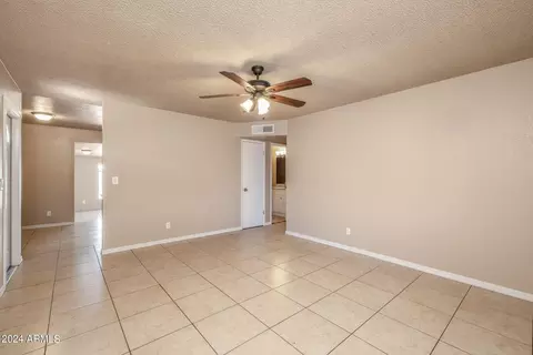 118 E Indigo St, Mesa, AZ 85201 photo 4
