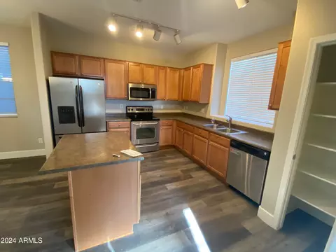 4363 E Rosemonte Dr, Phoenix, AZ 85050 photo 2